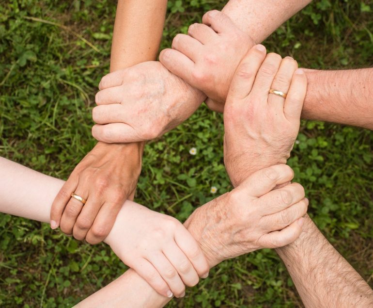 Equipes de liaisons et prestations de soins