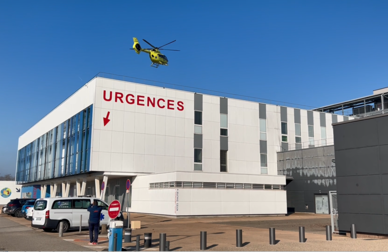 Façade Urgences - hélicoptère