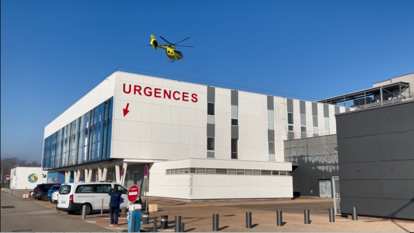 Façade Urgences - hélicoptère