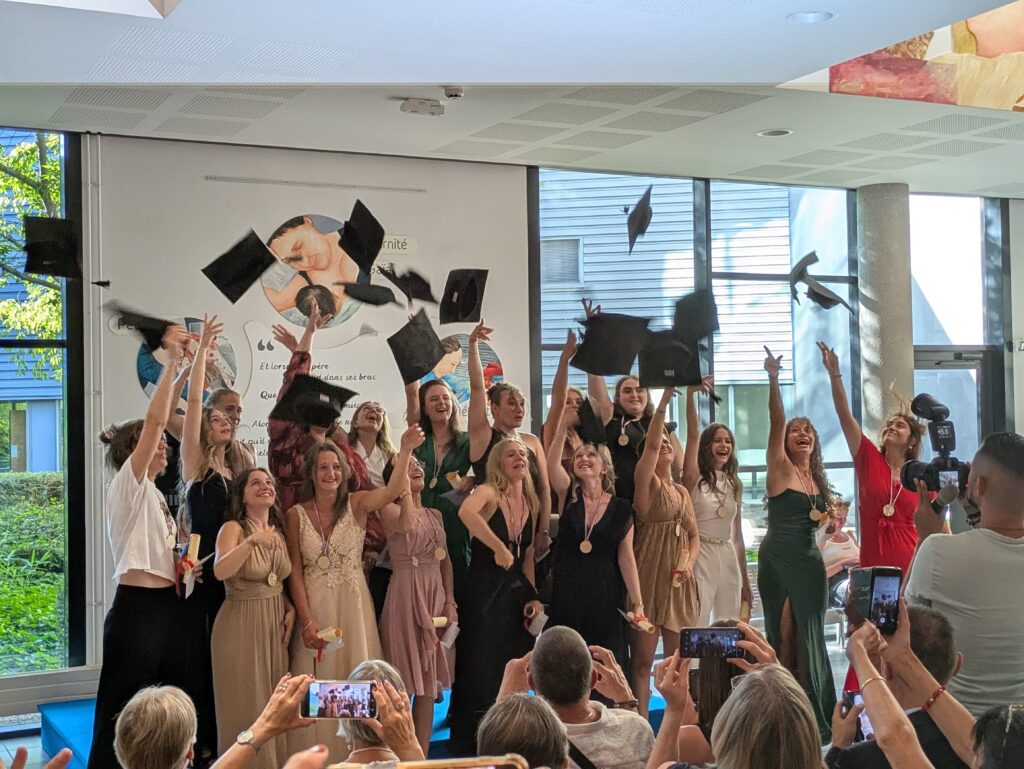 2025.06.27_Remise des diplômes sages-femmes (38)